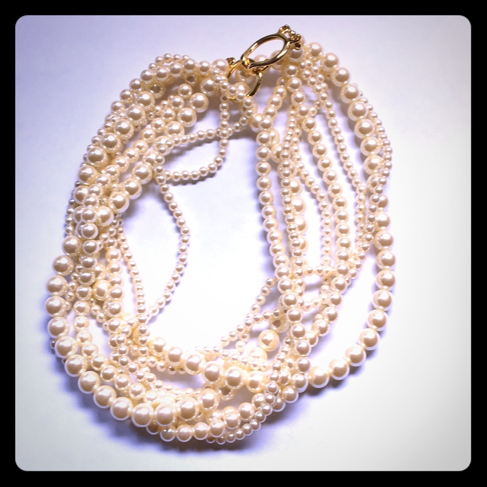 Lovely sophisticated multi-strand pearl choker
